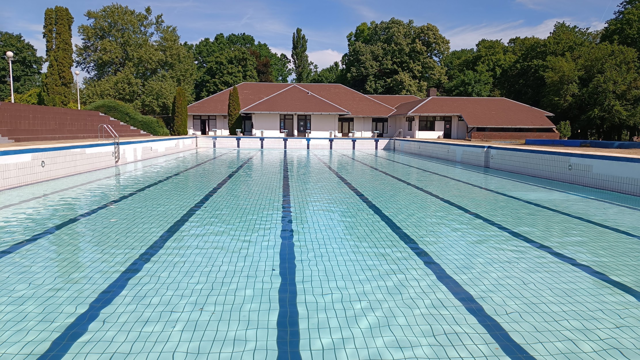 SUNCE VEĆ GRIJE I POZIVA … Sezona na bazenima počinje 3. lipnja