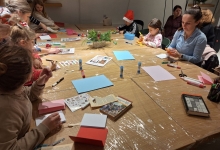 "BOŽIĆNA POŠTA" U PAKRACU Djeca izrađivala božićne čestitke