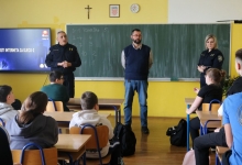 DAN SIGURNIJEG INTERNETA Policijska uprava požeško-slavonska održala predavanje u školama