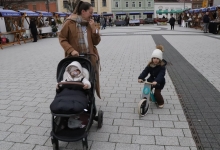 BOŽIĆNI SAJAM Posjetite trg opskrbljen rukotvorinama, domaćim proizvodima i suvenirima