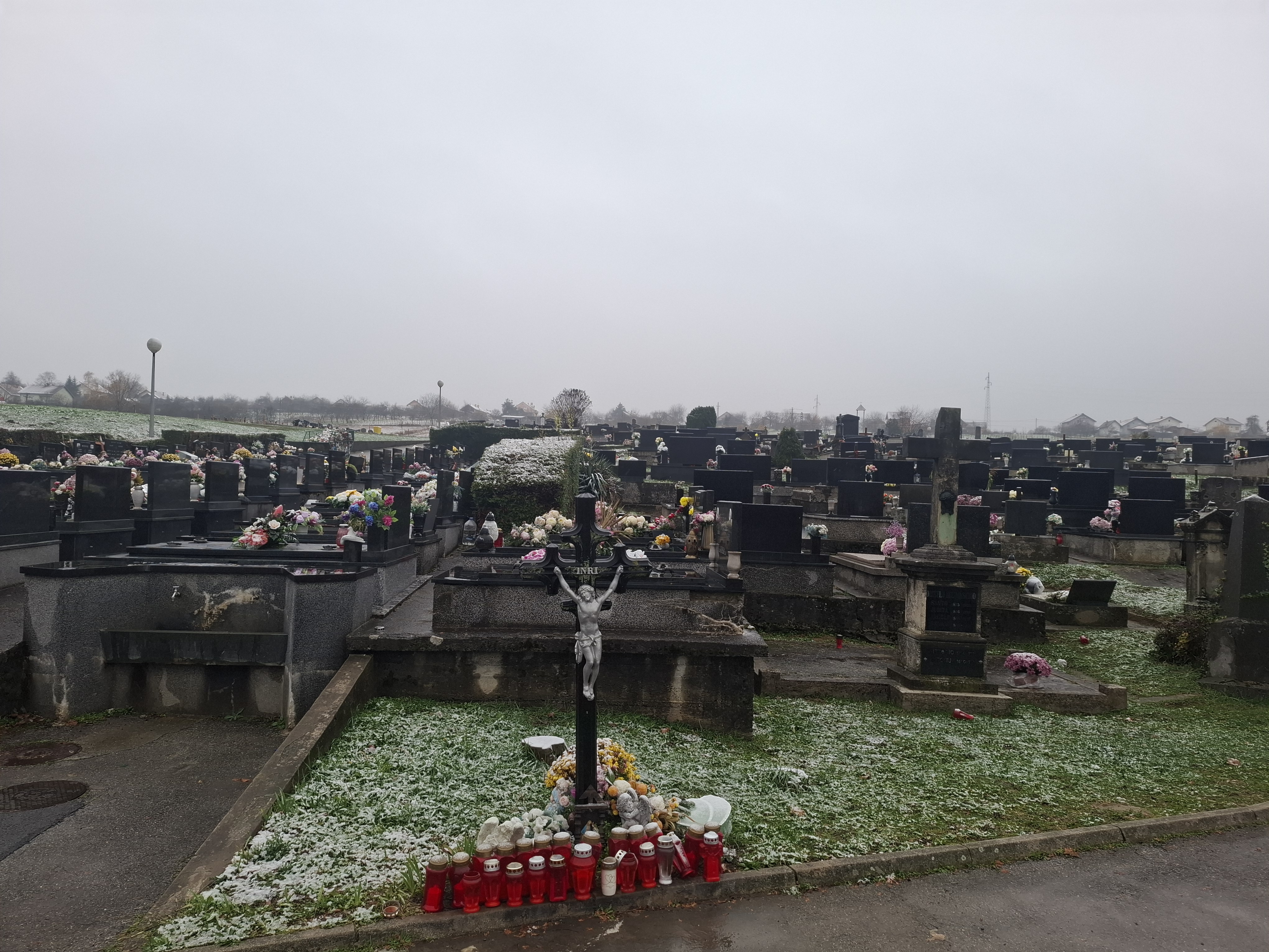 1000016040katgroblje