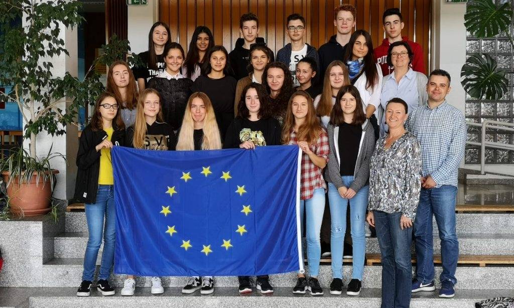 SREDNJA ŠKOLA Projekt škole ambasadori Europskog parlamenta
