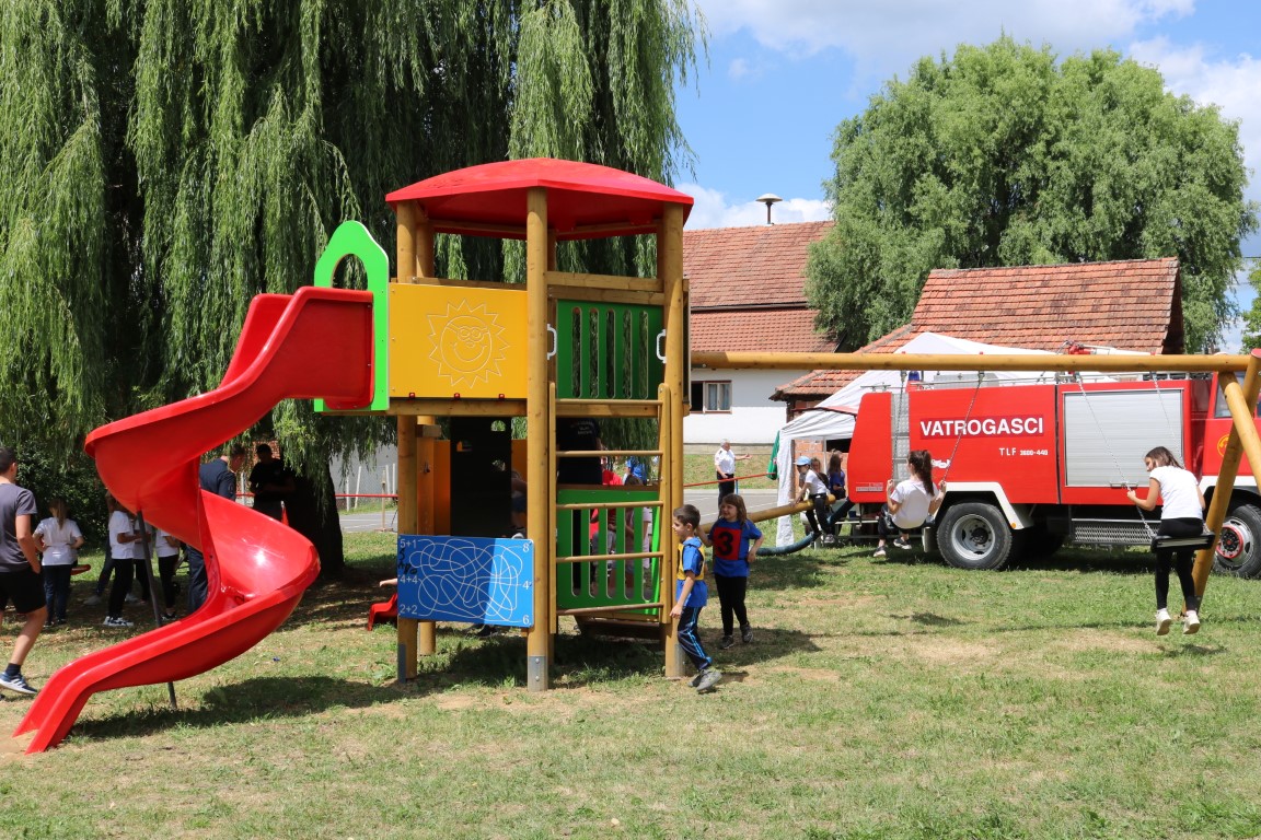 GRAD PAKRAC U obnovu dječjih igrališta uloženo više od 200.000 kuna