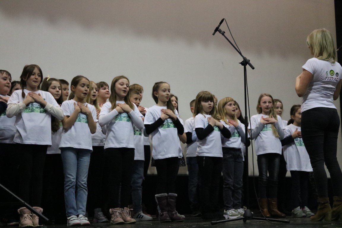 HRVATSKI DOM Osnovnoškolci premijerno izveli pjesmu o Pakracu