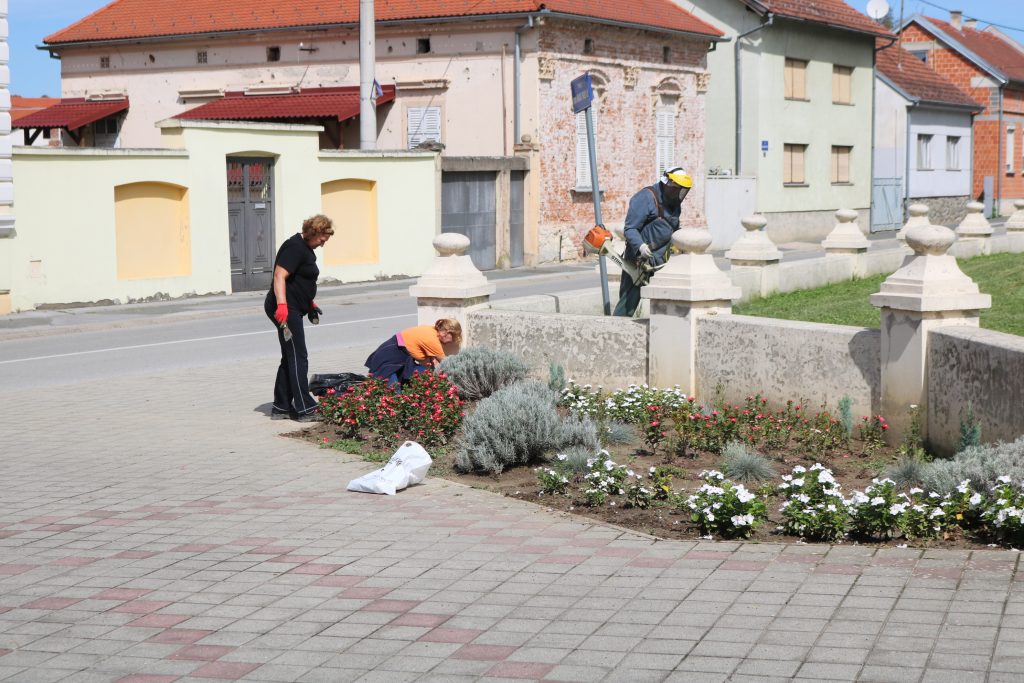 GRAD PAKRAC Zapošljavaju u javnim radovima