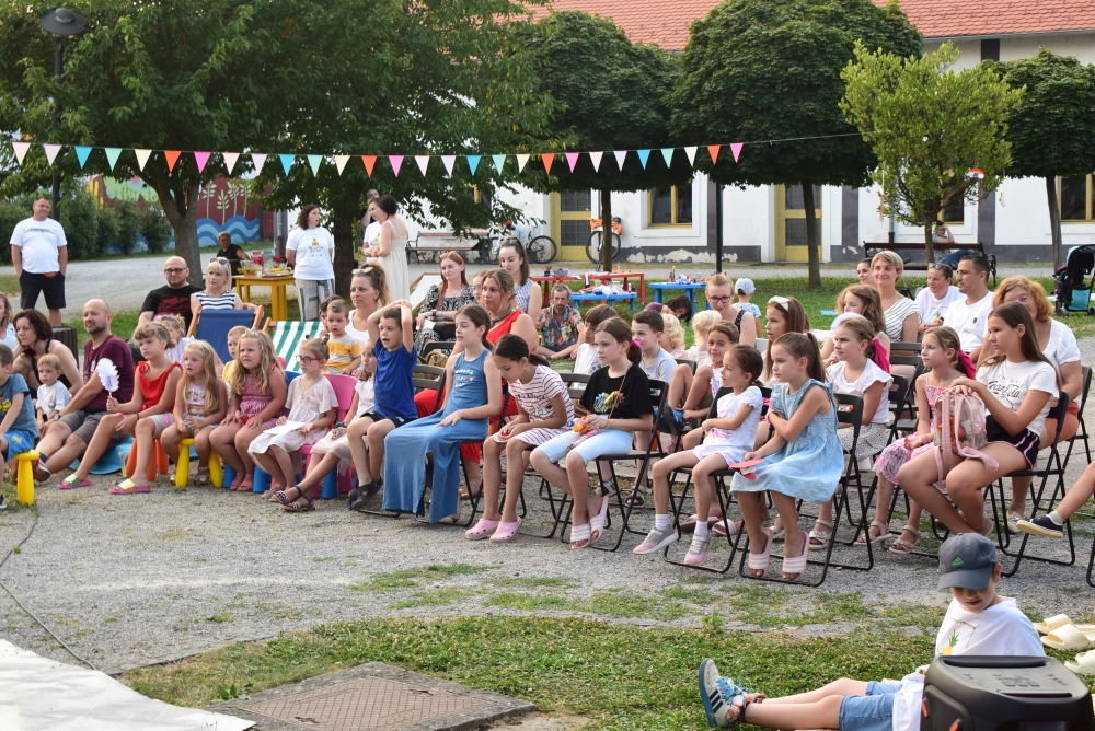 KULTURNI PIKNIK U DVORIŠTU JANKOVIĆ  Igre, ples, predstava i putopis