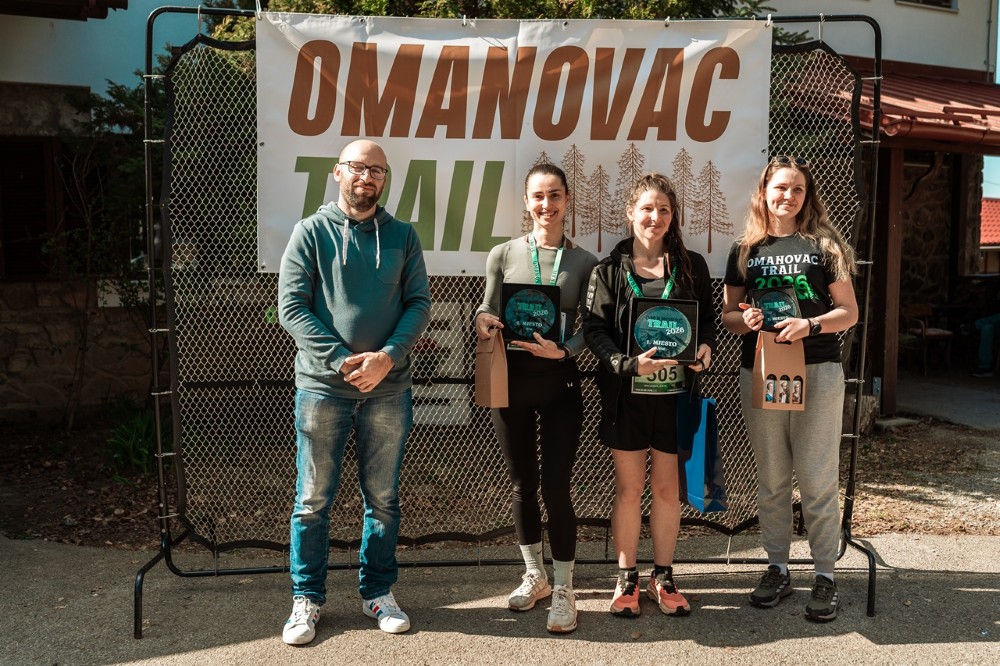 Najbrže žene na 74 km s desna Daniela Relić Ana Josipović Dajana Šimunović i gradonačelnik Novinc foto PHI MEDIA Antonio Pejša