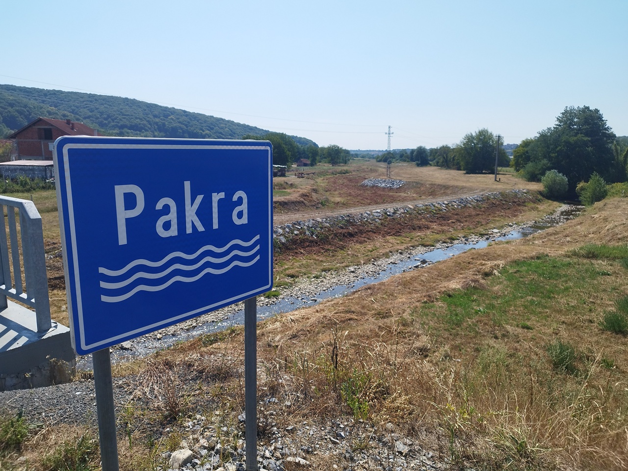 Pakra glavna