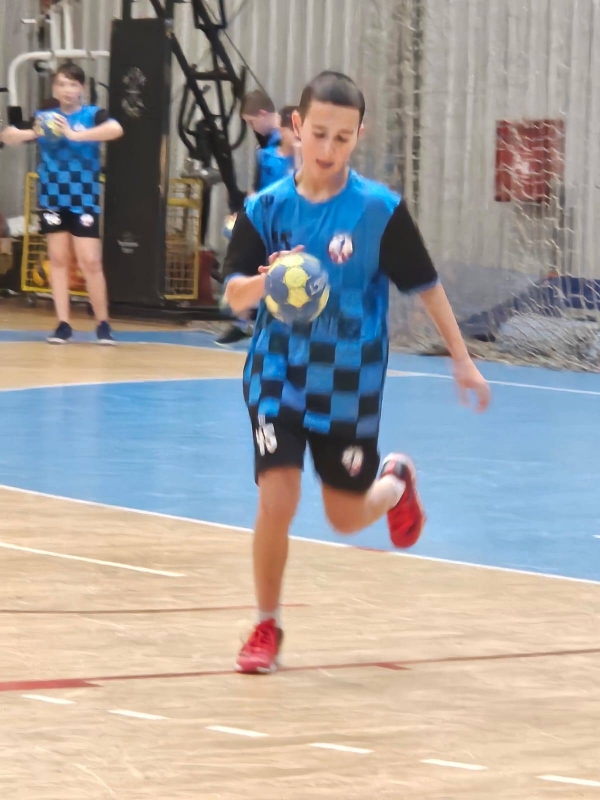 maksim-desno-krilo