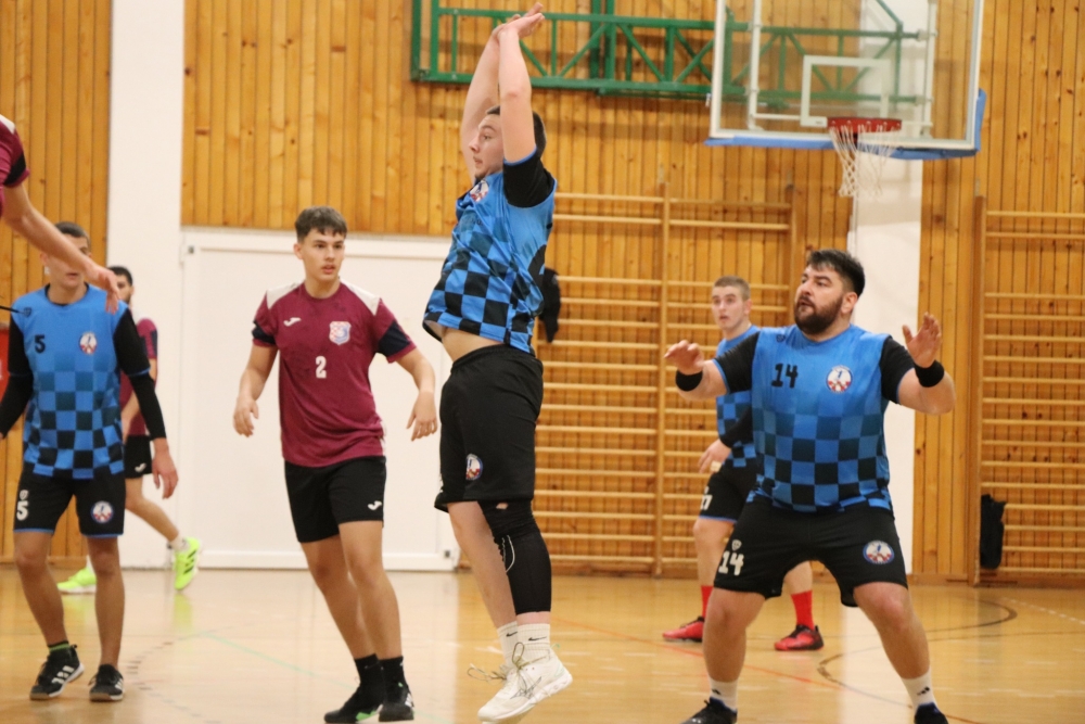 597697438259804300682294167632476807160342452n