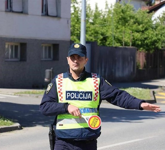 policajac ilustracija