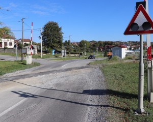 RADOVI NA CESTI Zbog završnih radova na pruzi od 18. do 22. rujna zatvoren promet u ulici Augusta Cesarca