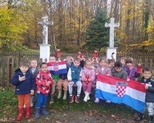 DV MASLAČAK Lampioni i dječji crteži u čast hrvatskim herojima