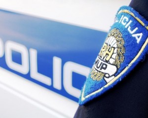 Pod utjecajem alkohola u ugostiteljskom objektu vadila mač