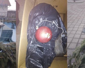 NEKULTURNO UZDIZANJE Razbijeni božićni ukrasi na trgu u Prekopakri