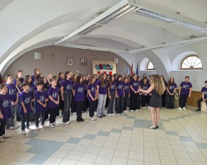 ŽUPANIJSKA SMOTRA ZBOROVA U PAKRACU Nastupilo 240 učenika