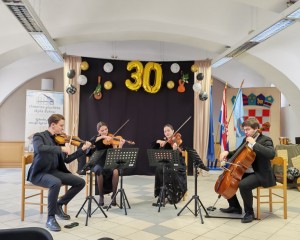 30 GODINA OGŠ PAKRAC Nastupio gudački „Major Quartet“