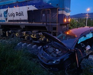 Teško ozlijeđena putnica u naletu vlaka na automobil u Prekopakri