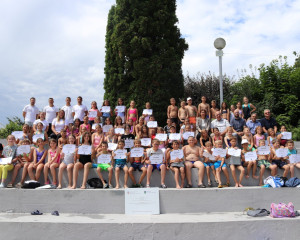 IGRAJ, UČI, RASTI Učenici učili plivati, zabavljali se i primili diplome