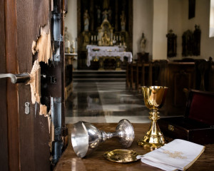Provalio u kuću pa nekoliko dana kasnije ukrao kaleže iz crkve